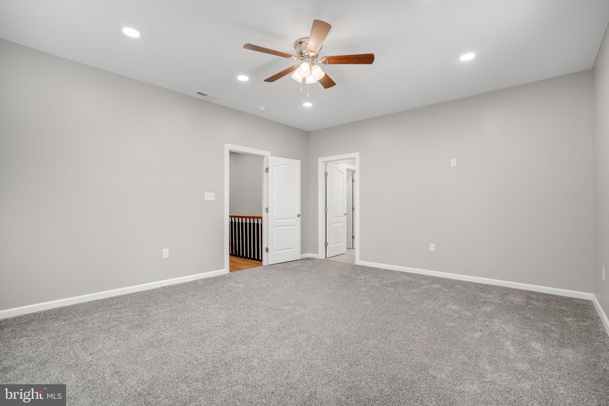 CAPTAIN'S COVE - Residential