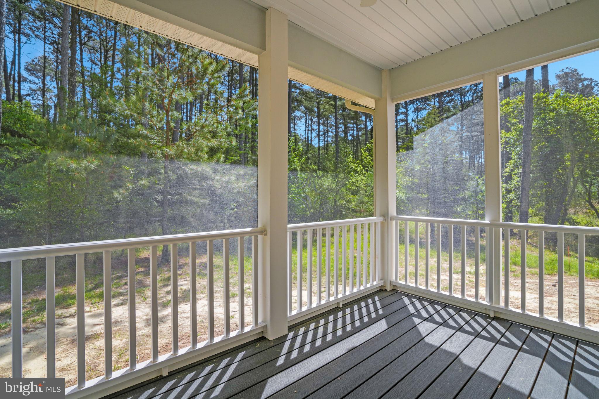 CAPTAIN'S COVE - Residential