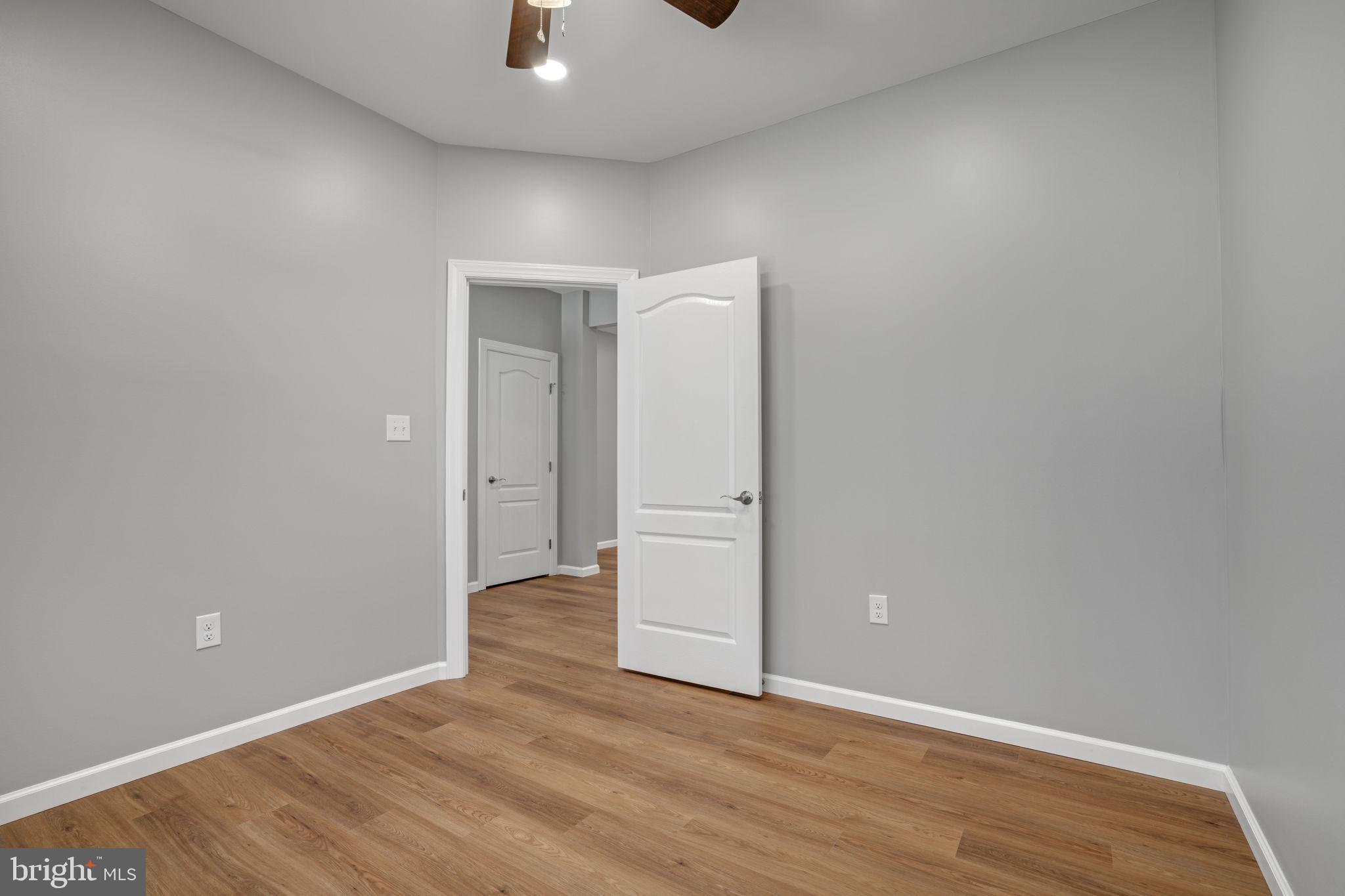 CAPTAIN'S COVE - Residential