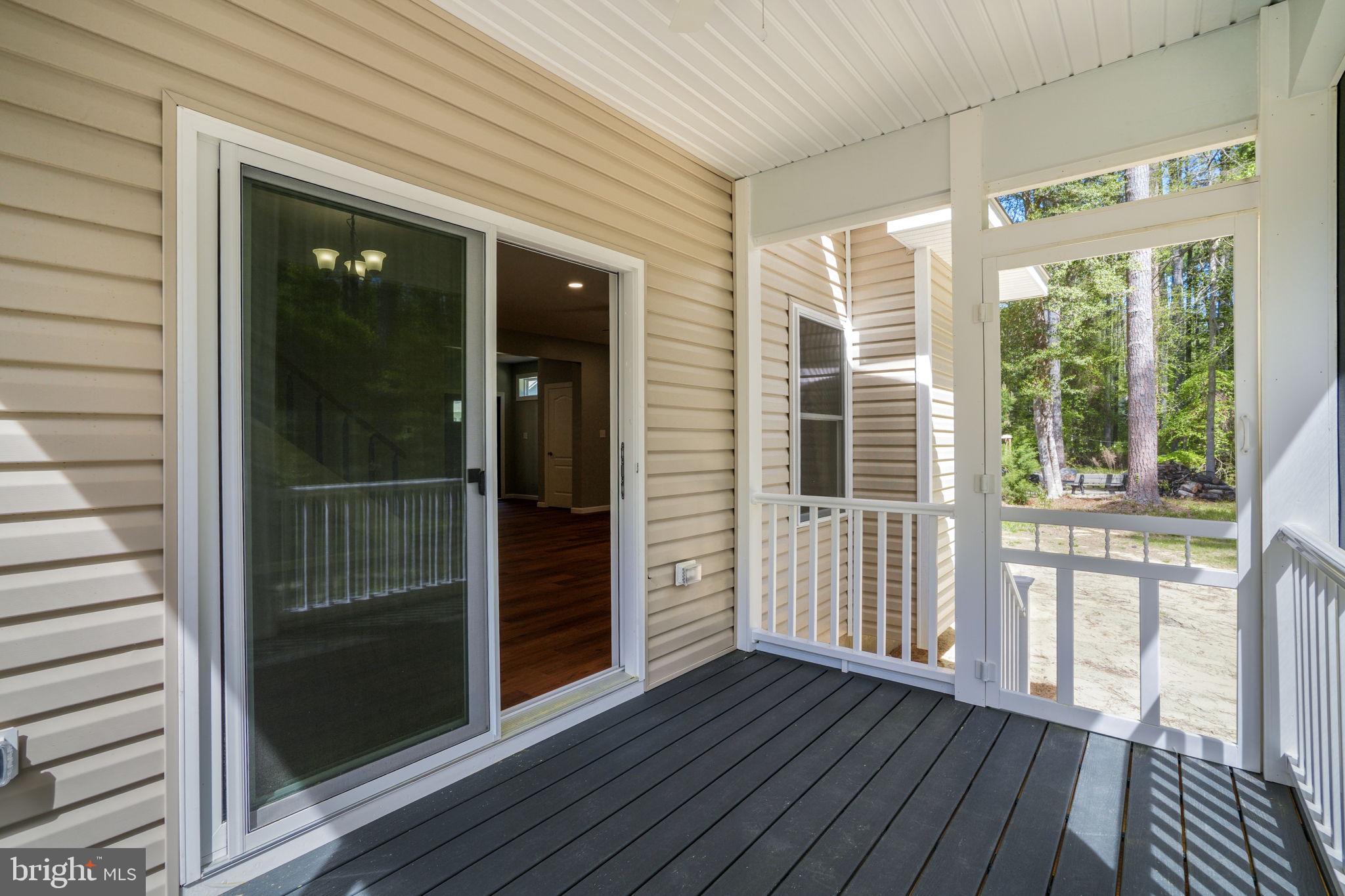 CAPTAIN'S COVE - Residential