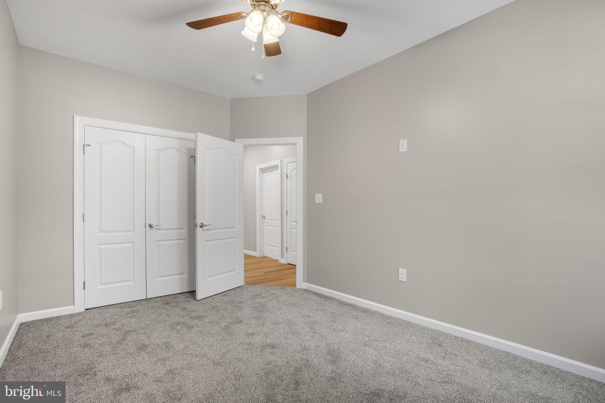 CAPTAIN'S COVE - Residential