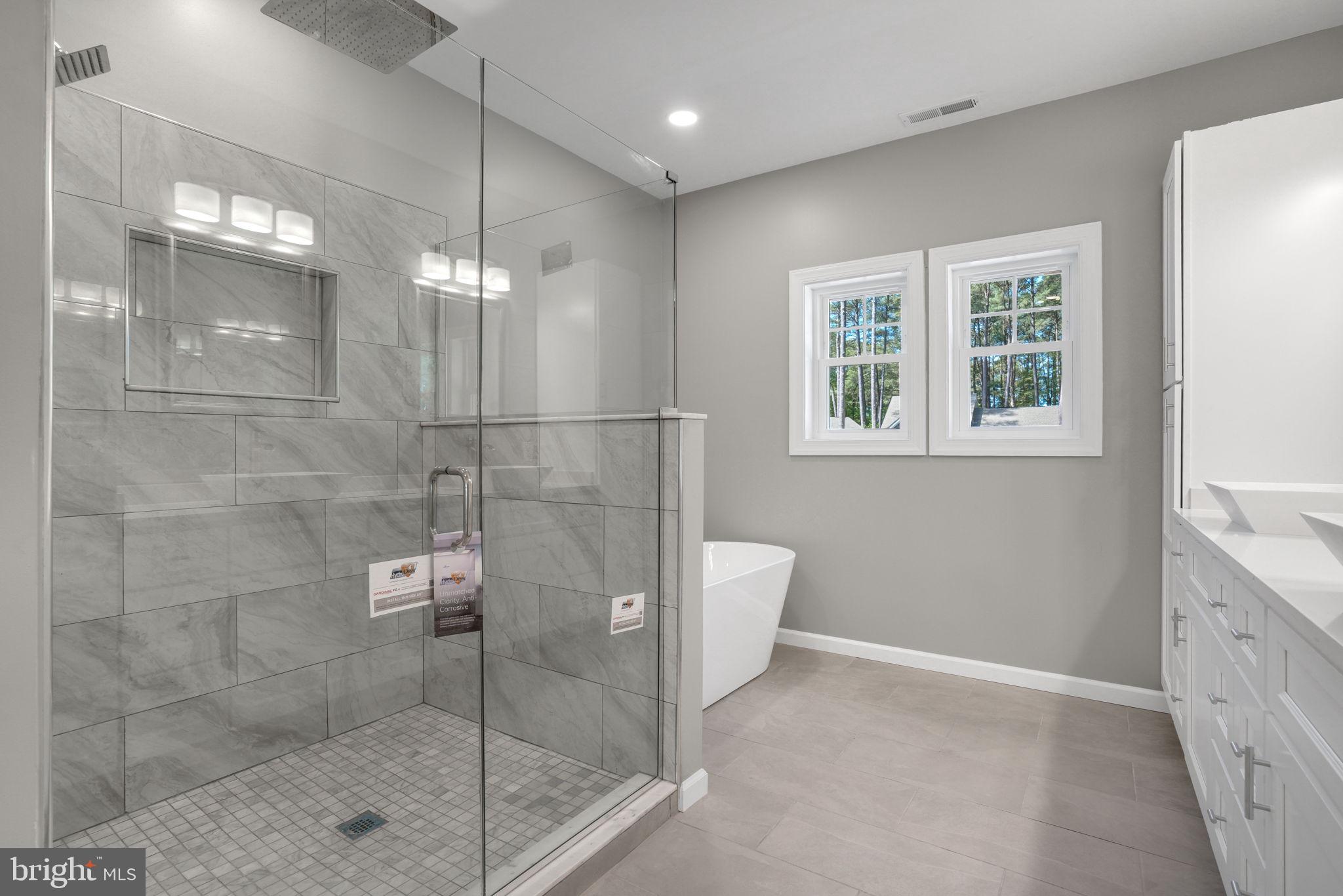 CAPTAIN'S COVE - Residential