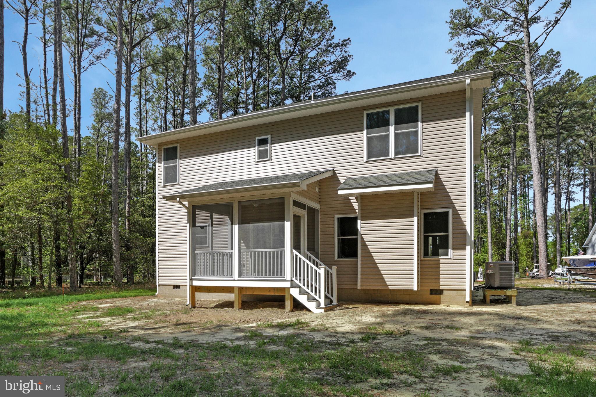 CAPTAIN'S COVE - Residential