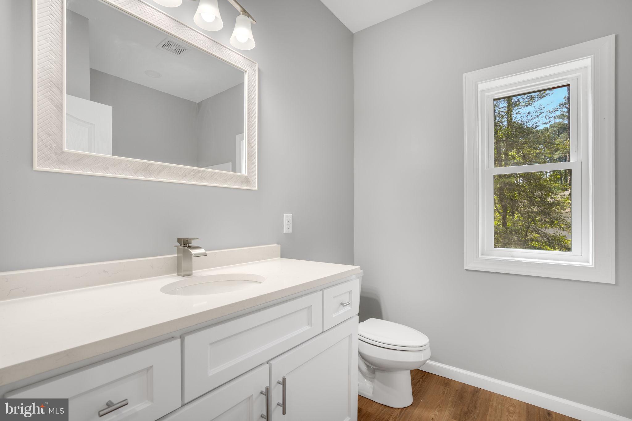 CAPTAIN'S COVE - Residential