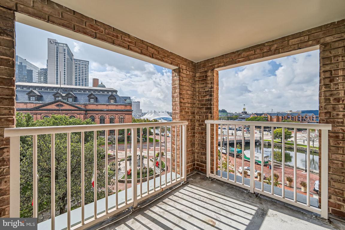 250 PRESIDENT STREET 212