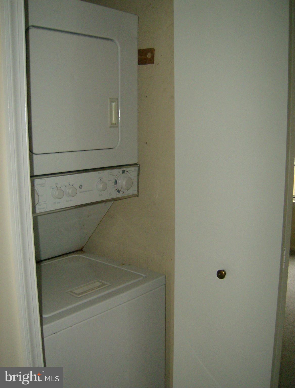 LAKE VILLAGE MANOR - Residential Lease