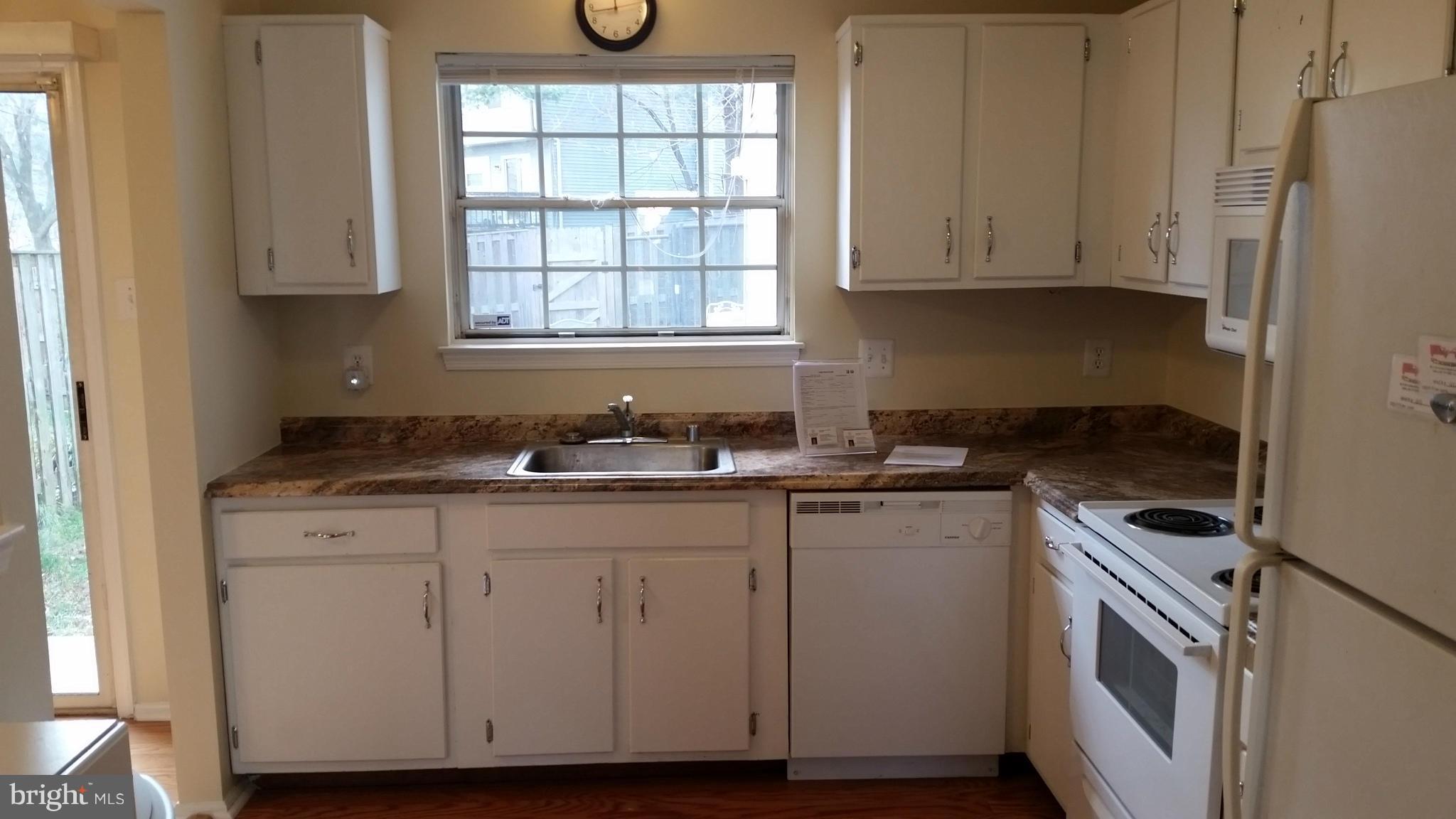 LAKE VILLAGE MANOR - Residential Lease