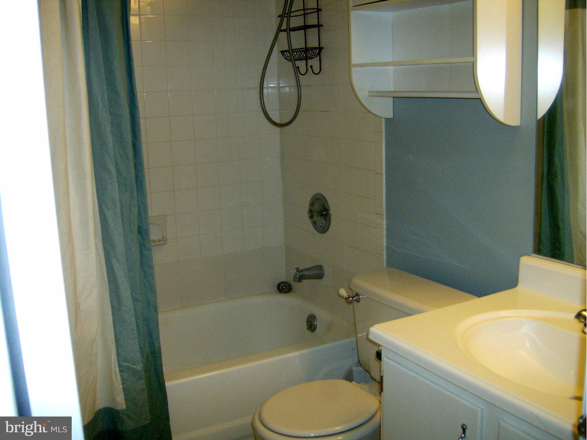 LAKE VILLAGE MANOR - Residential Lease