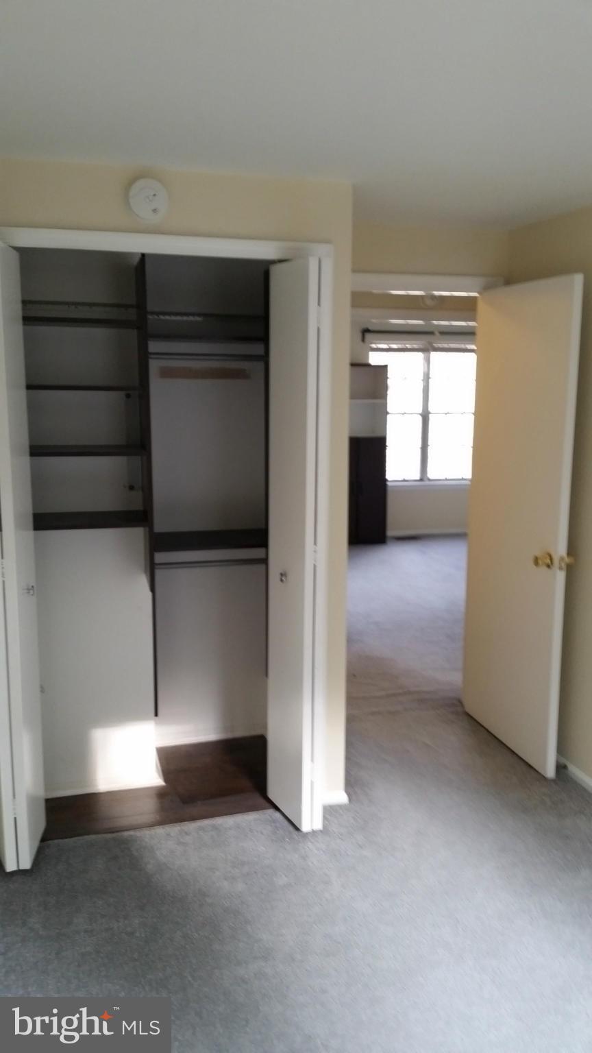 LAKE VILLAGE MANOR - Residential Lease