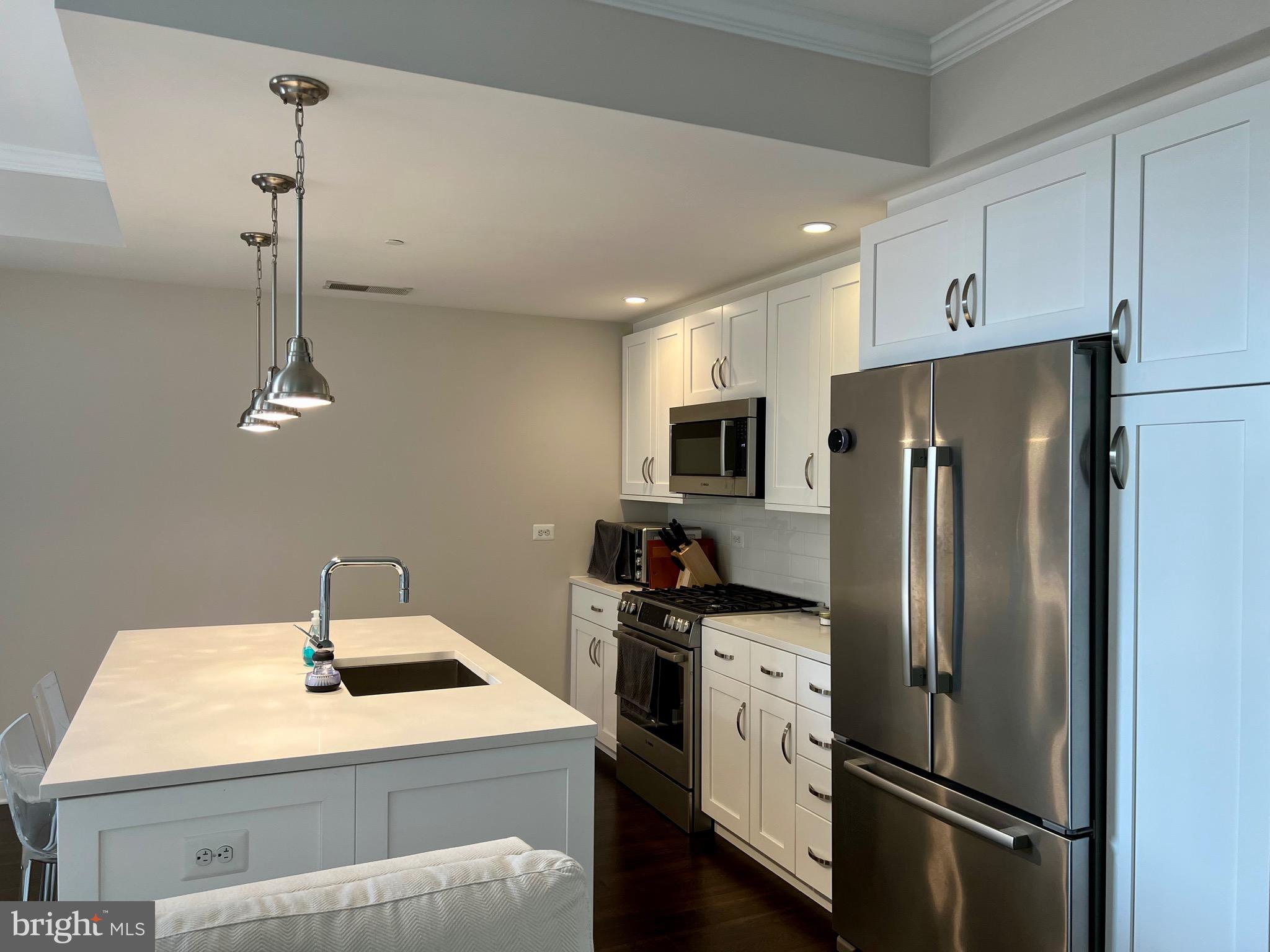 EDGEMOOR - Residential Lease