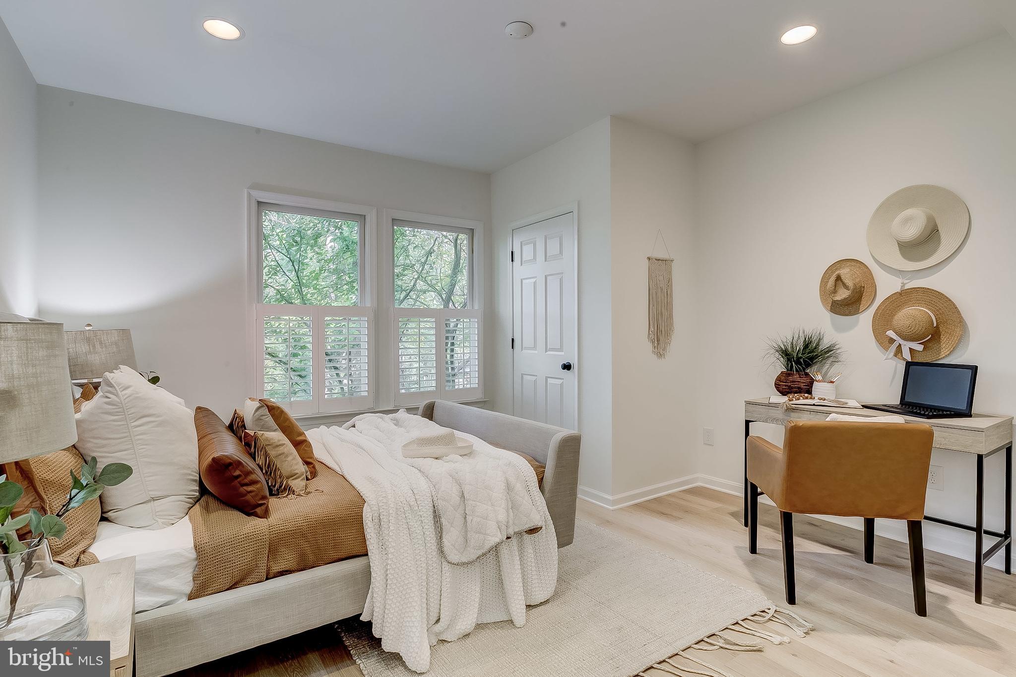 OLD SEVERNA PARK - Residential