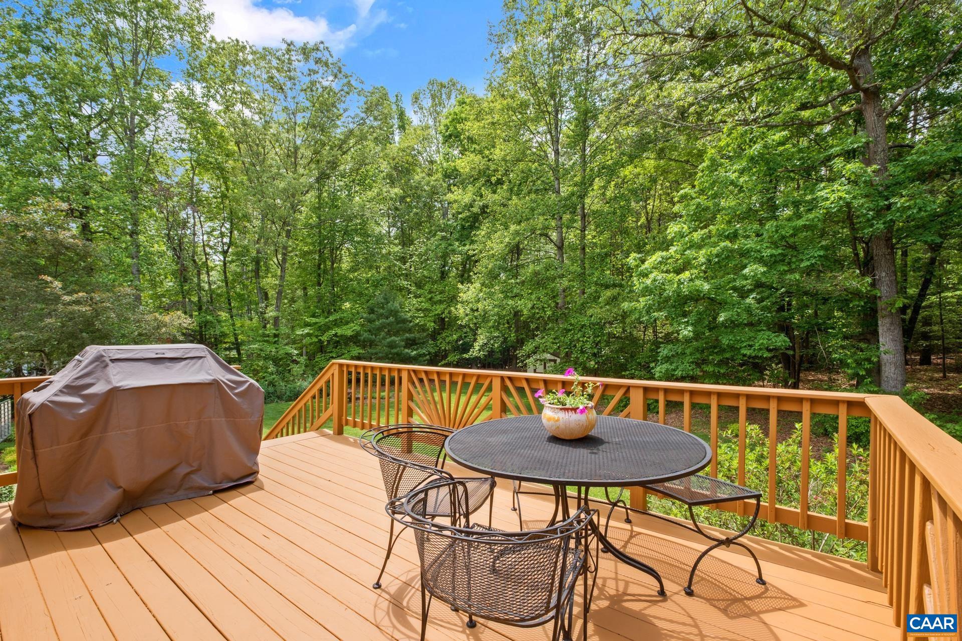 DEER LAKE ESTATES - Residential