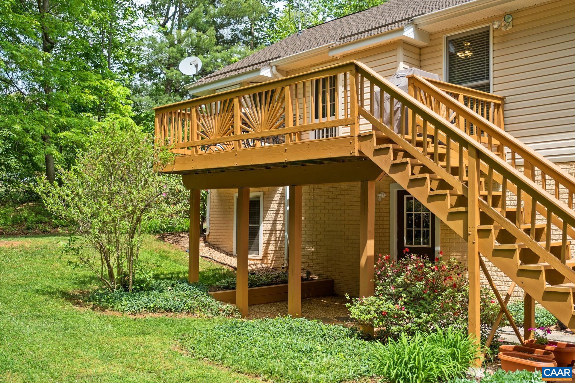 DEER LAKE ESTATES - Residential