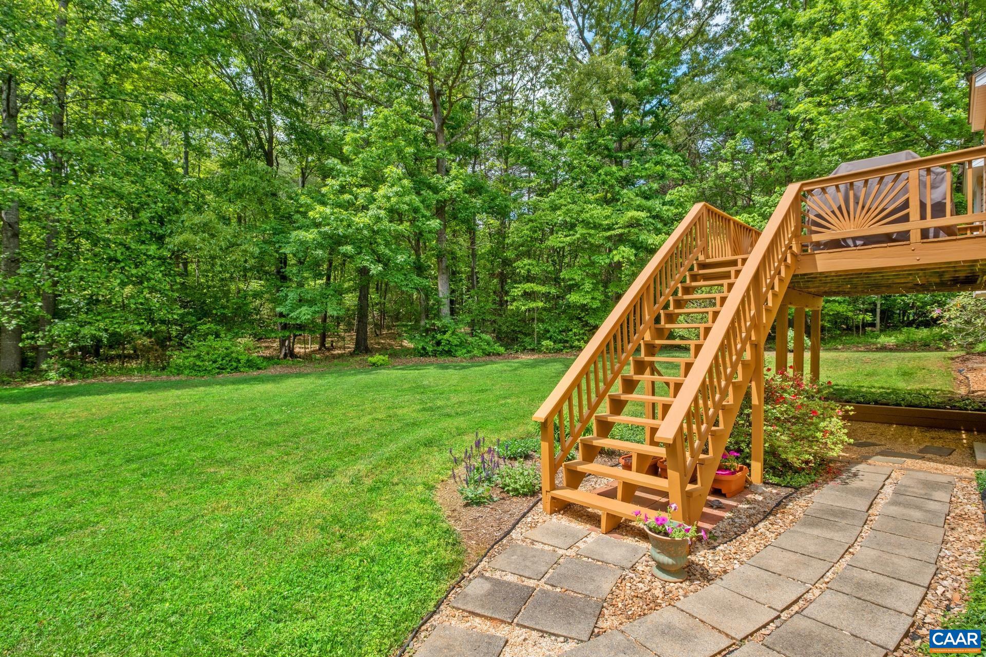 DEER LAKE ESTATES - Residential