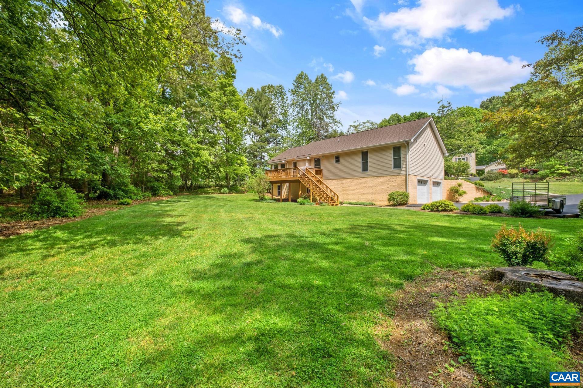 DEER LAKE ESTATES - Residential