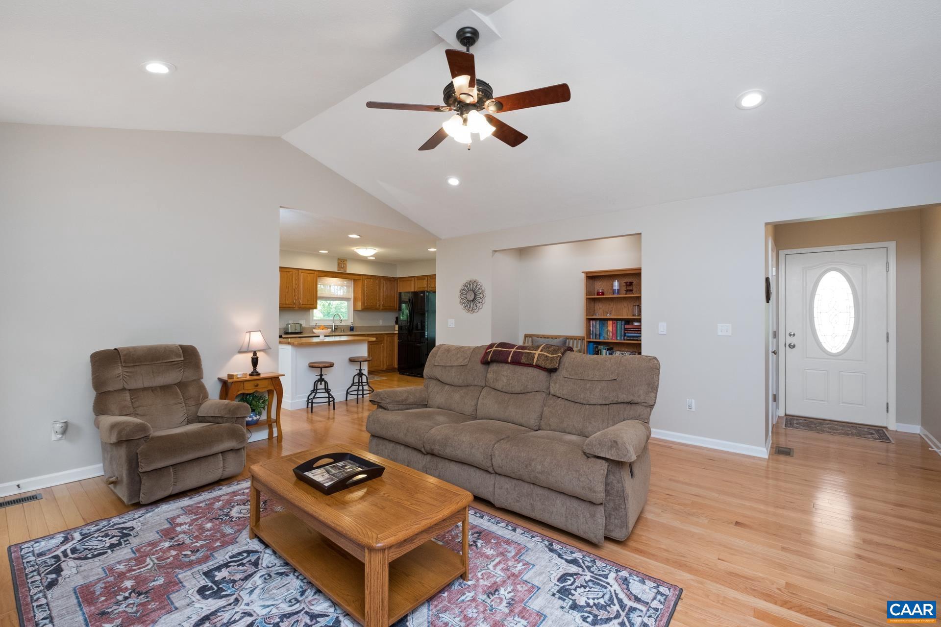 DEER LAKE ESTATES - Residential