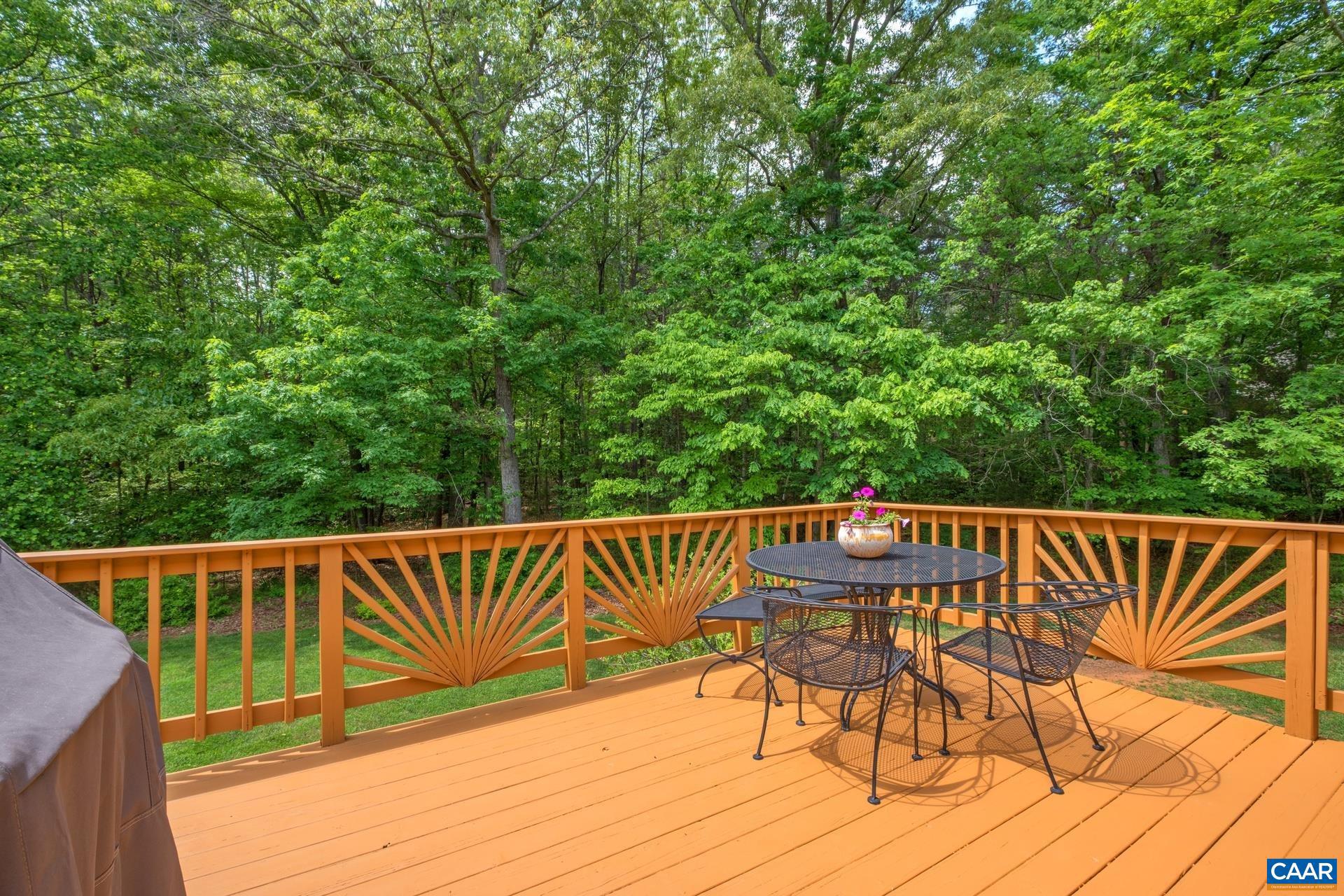 DEER LAKE ESTATES - Residential