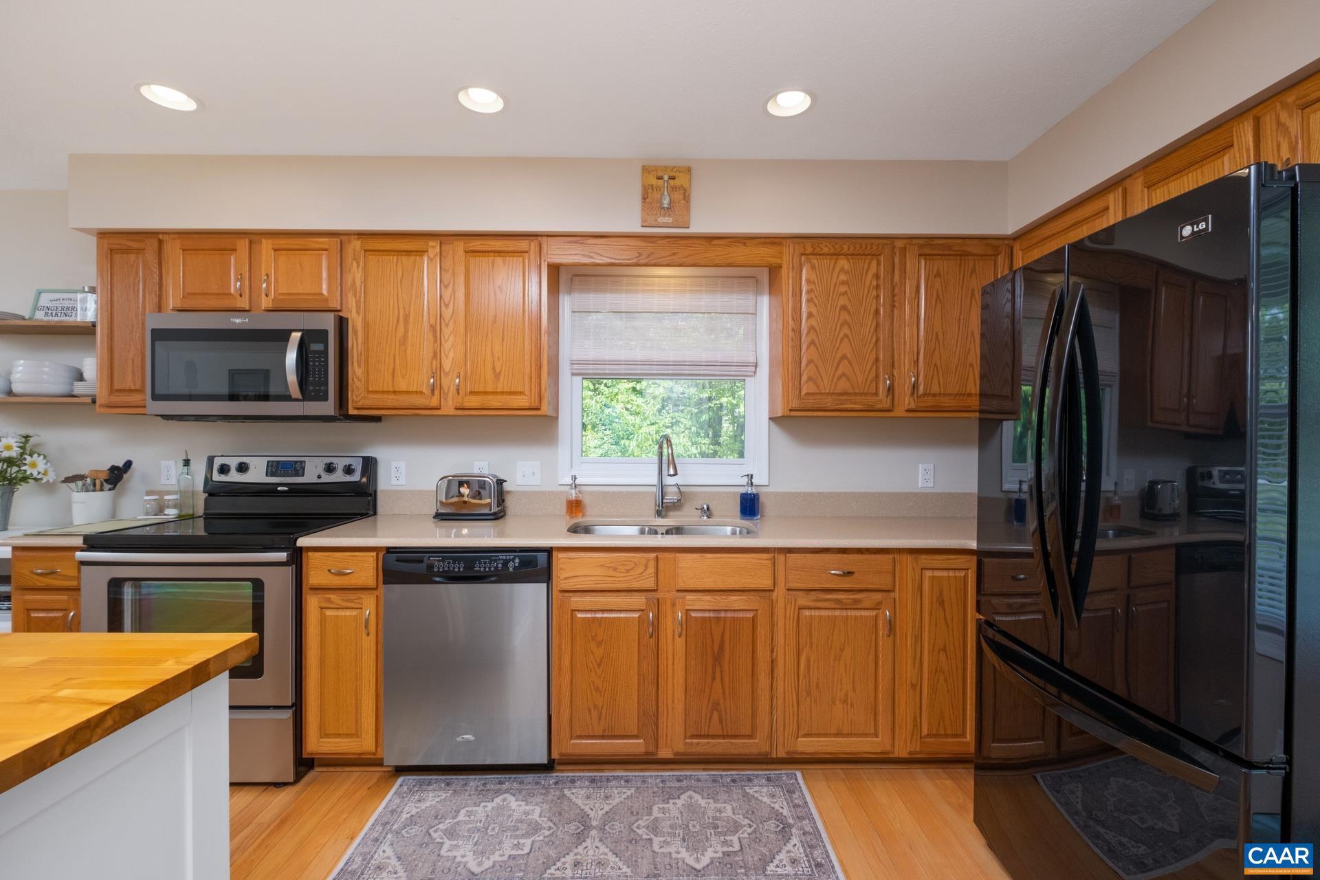 DEER LAKE ESTATES - Residential