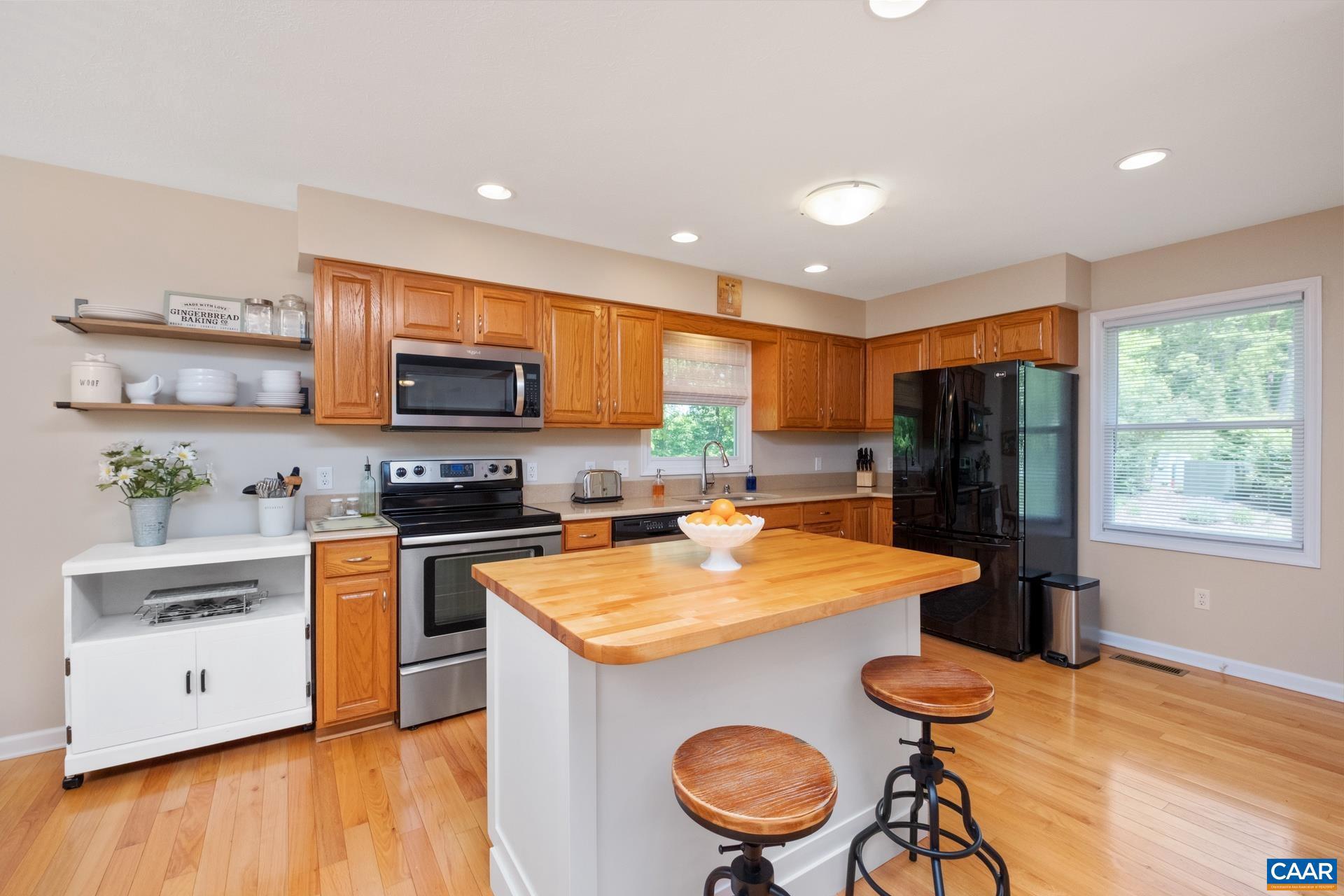 DEER LAKE ESTATES - Residential