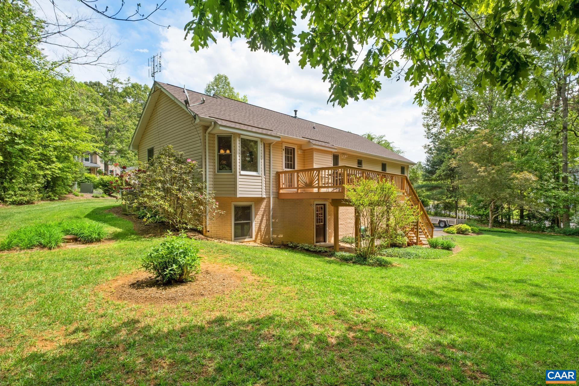 DEER LAKE ESTATES - Residential