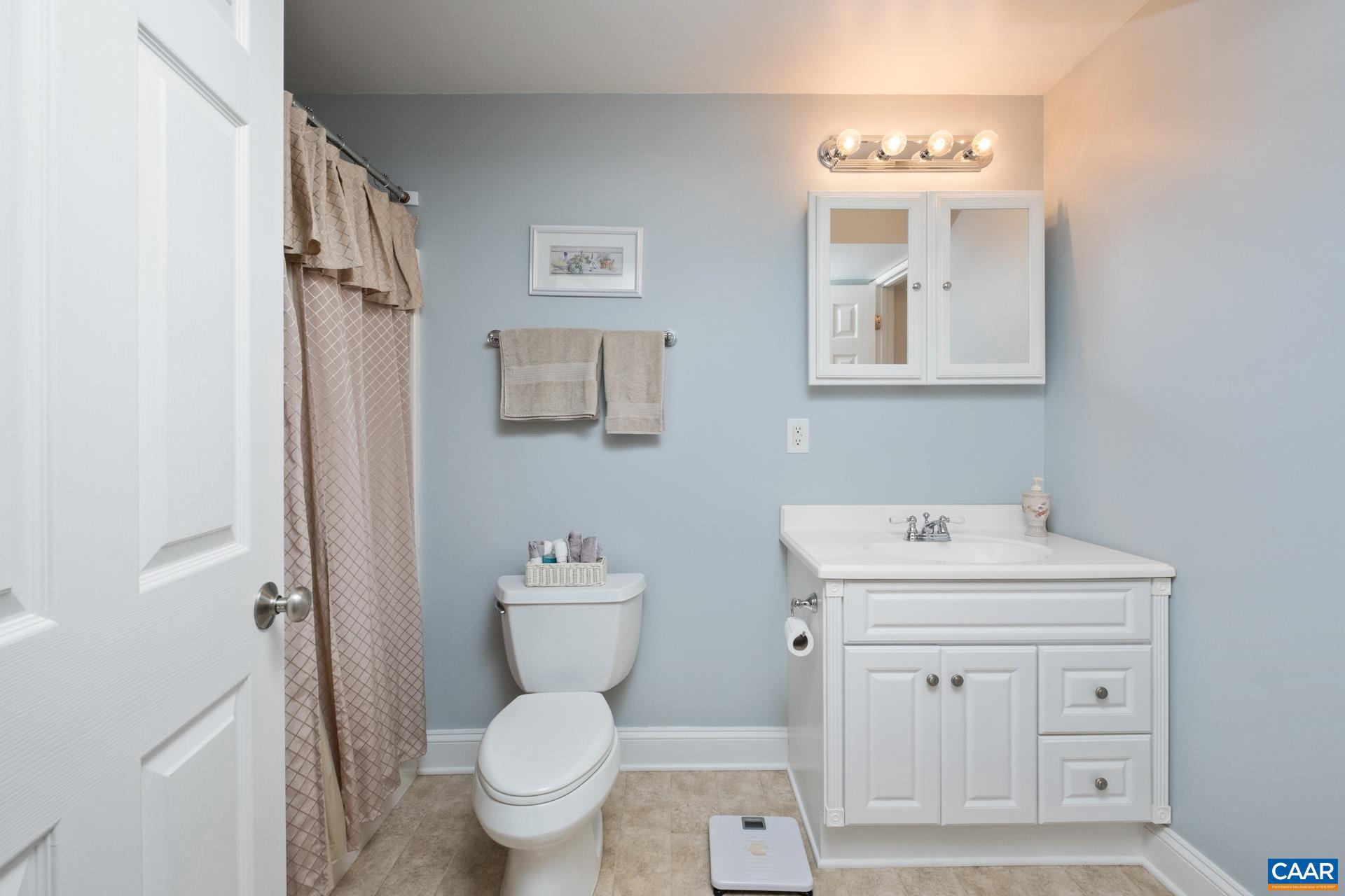 DEER LAKE ESTATES - Residential