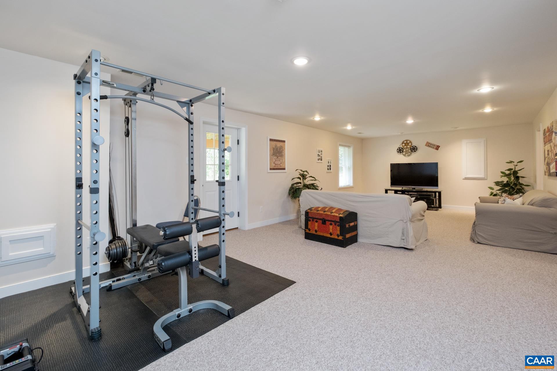 DEER LAKE ESTATES - Residential