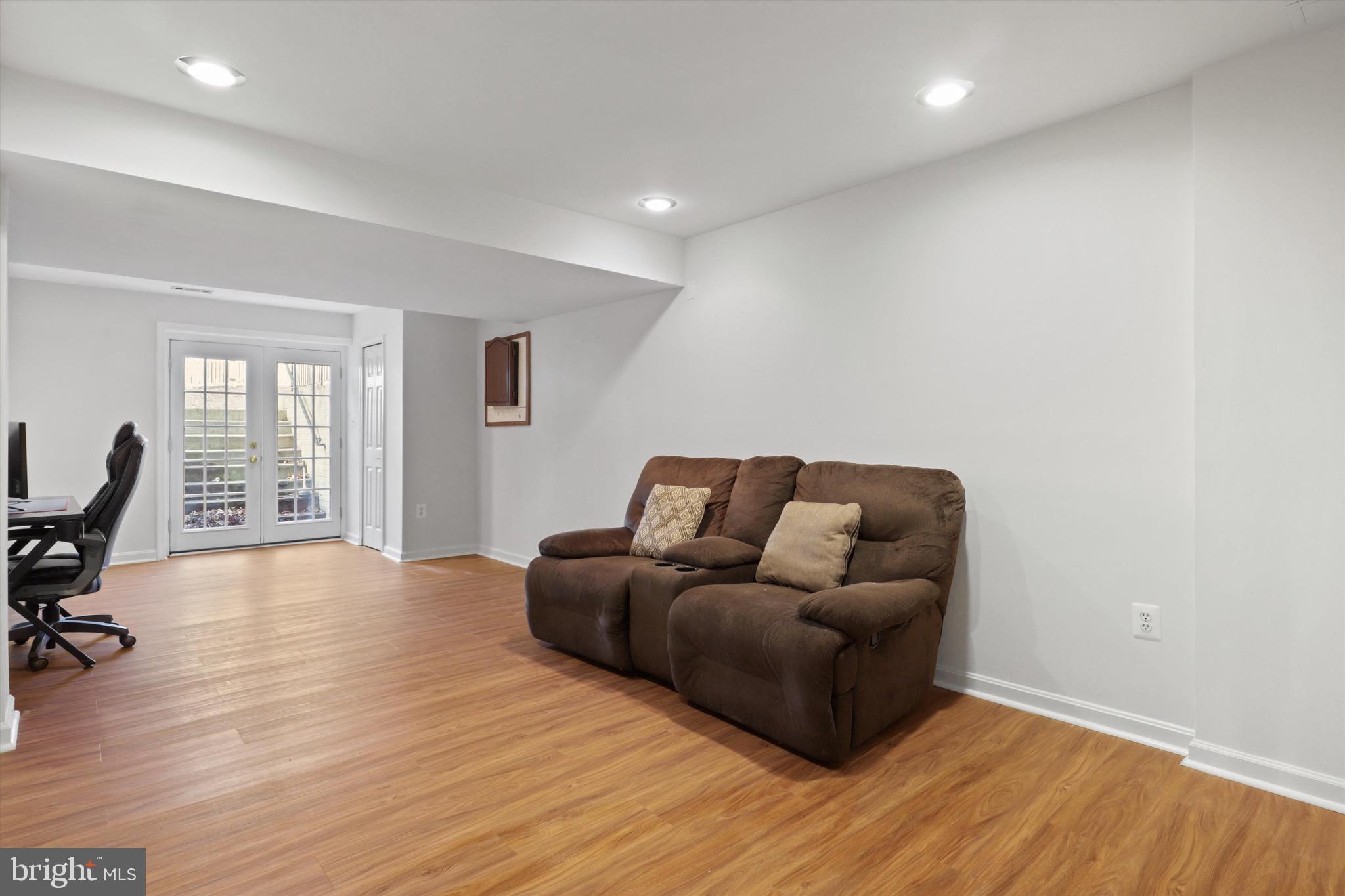 WAYSIDE VILLAGE - Residential