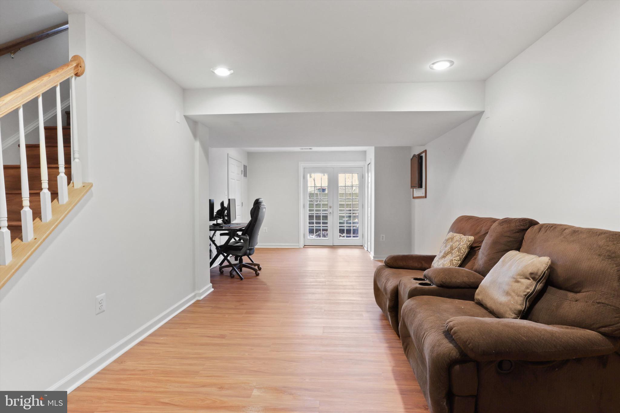 WAYSIDE VILLAGE - Residential