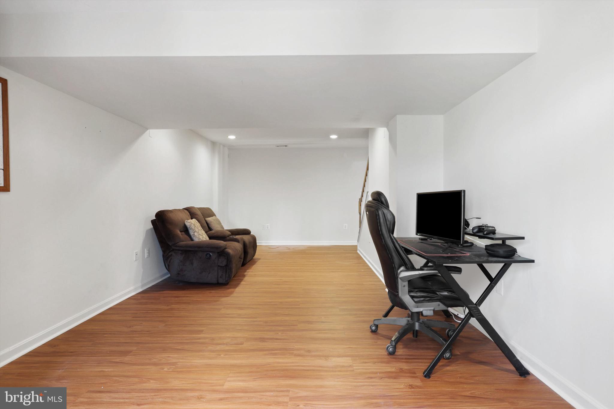 WAYSIDE VILLAGE - Residential