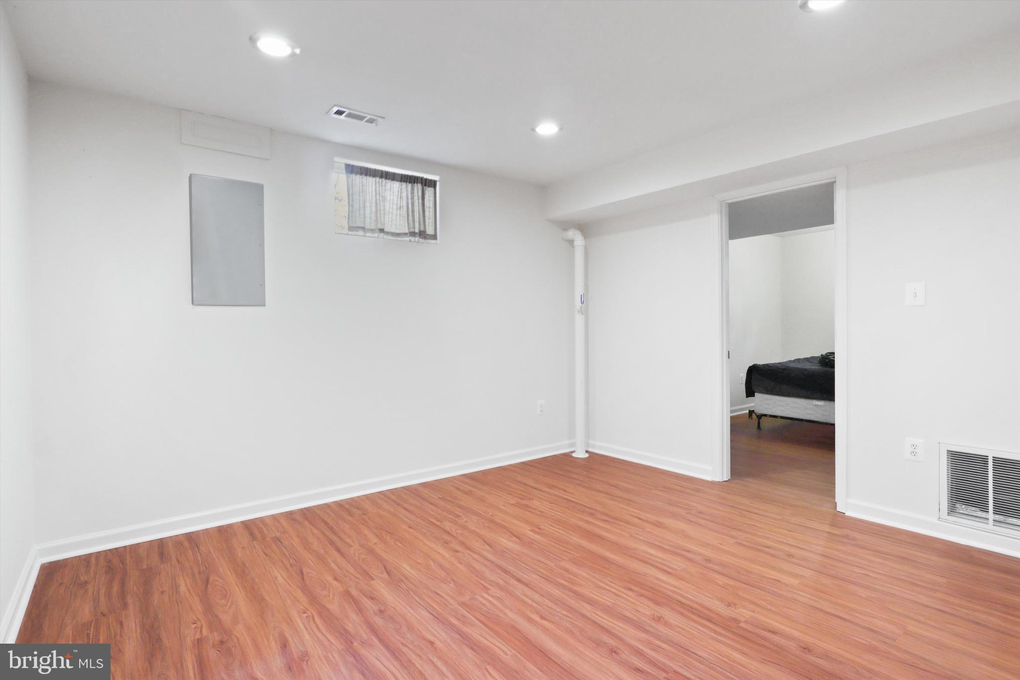 WAYSIDE VILLAGE - Residential