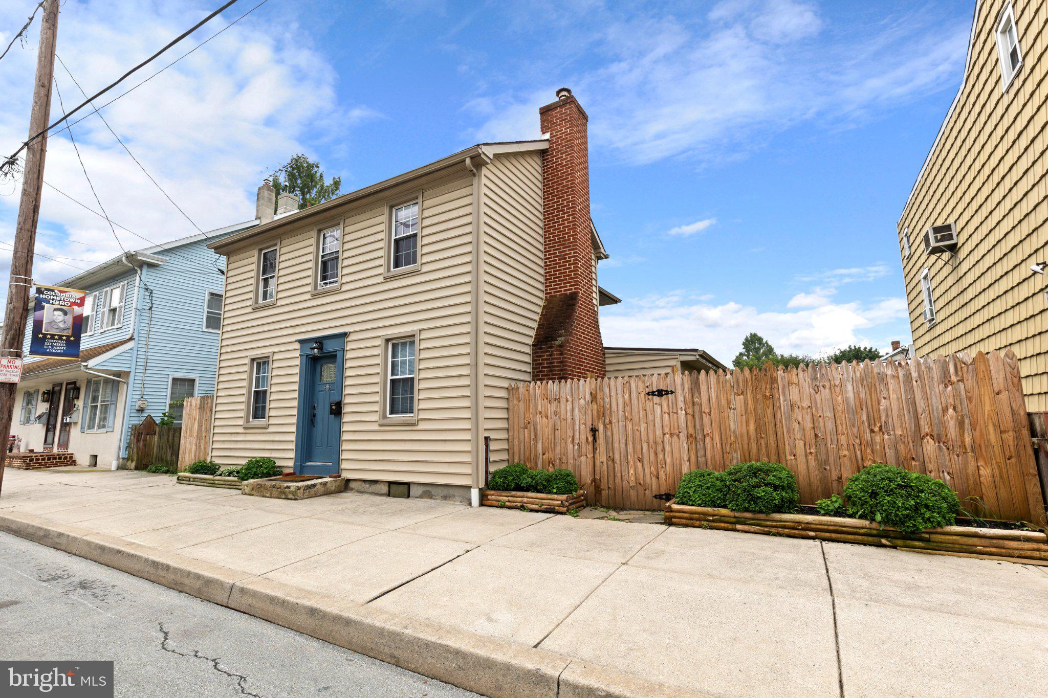 608 MANOR STREET