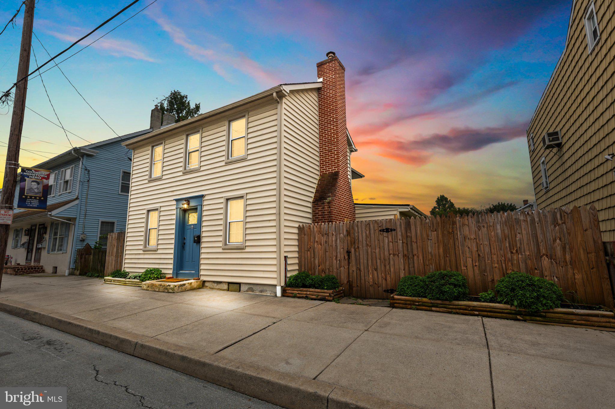608 MANOR STREET