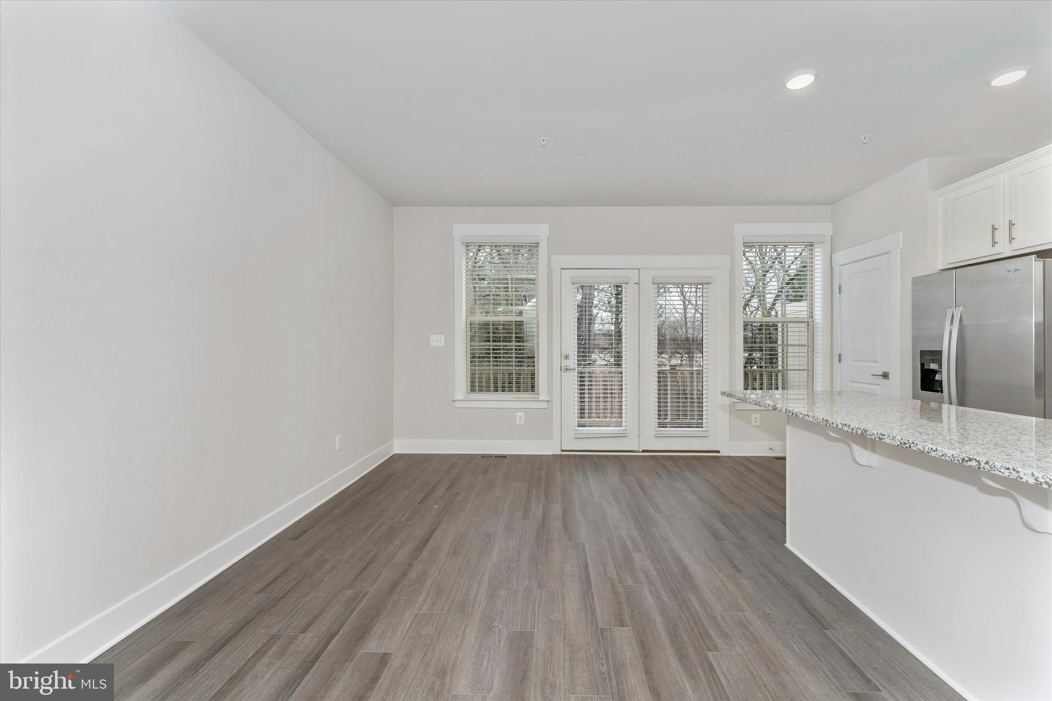 MACALLAN CROSSING - Residential Lease