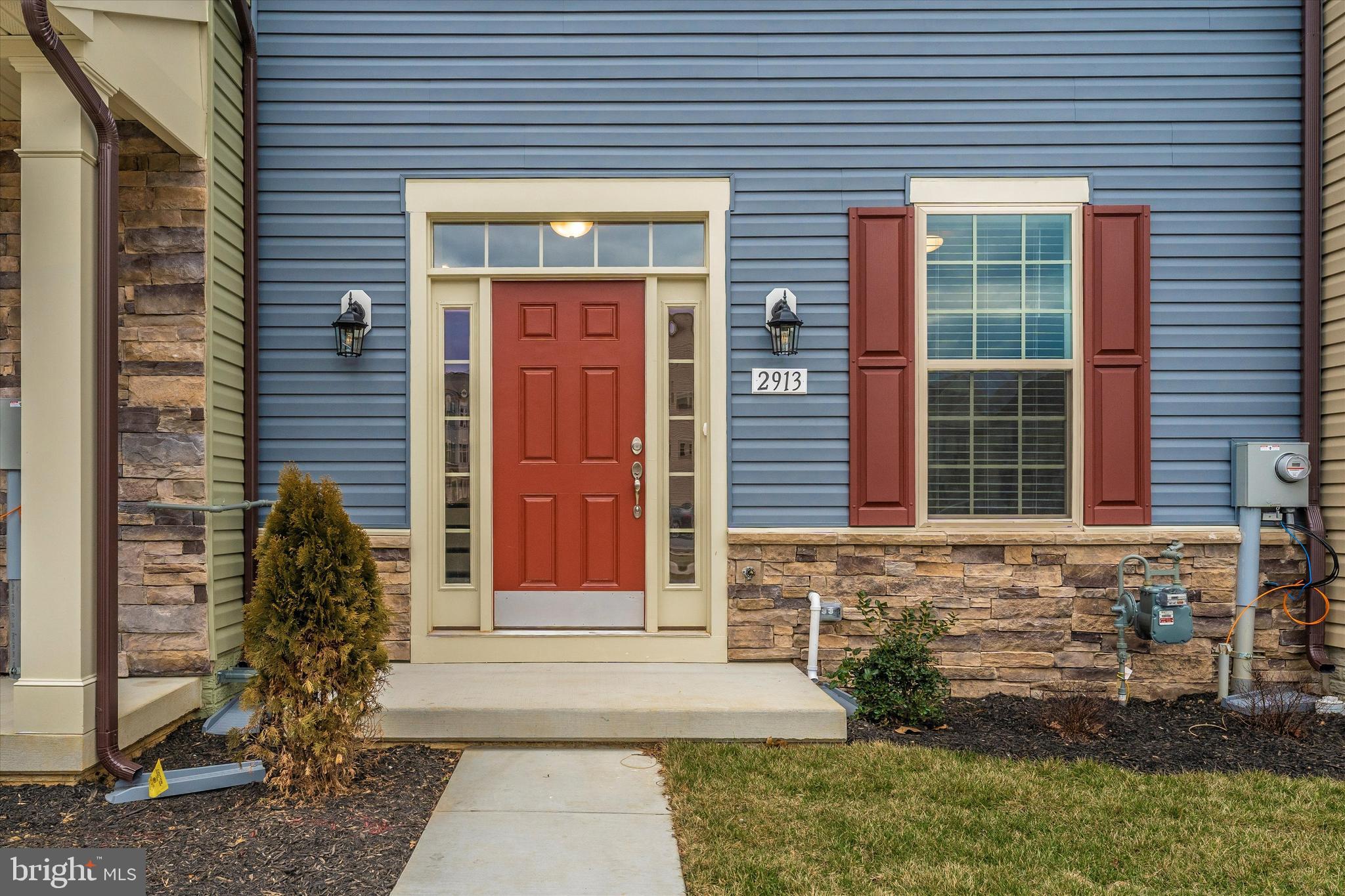 MACALLAN CROSSING - Residential Lease