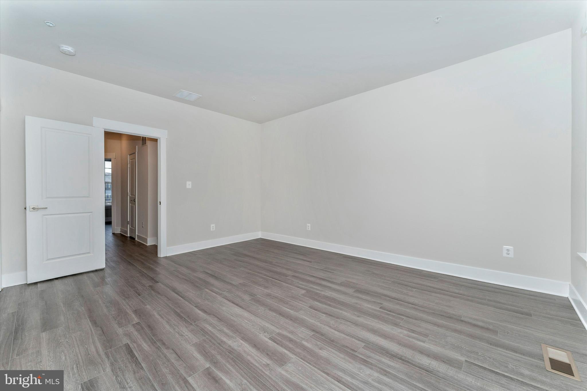 MACALLAN CROSSING - Residential Lease