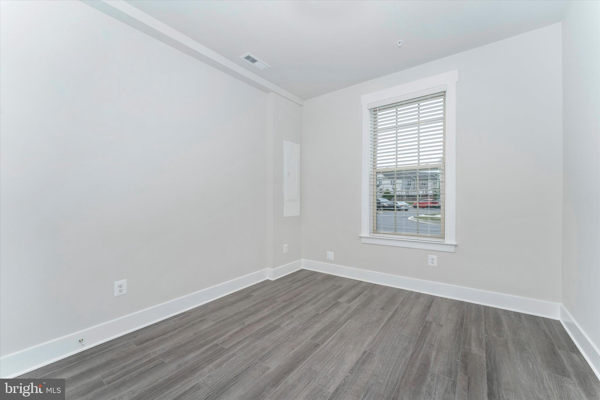 MACALLAN CROSSING - Residential Lease