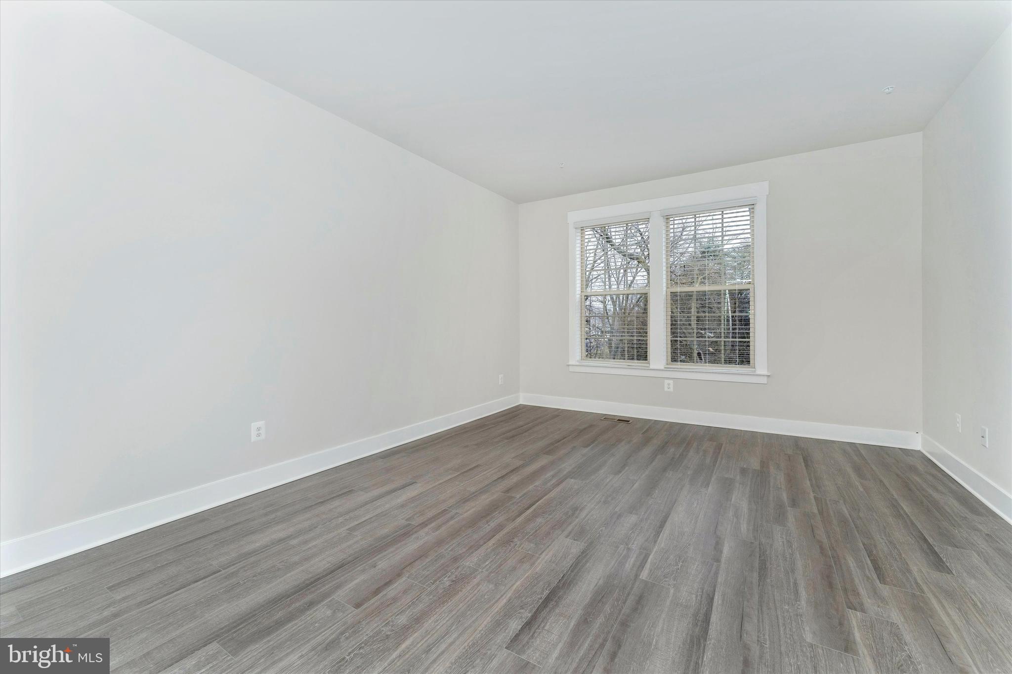 MACALLAN CROSSING - Residential Lease