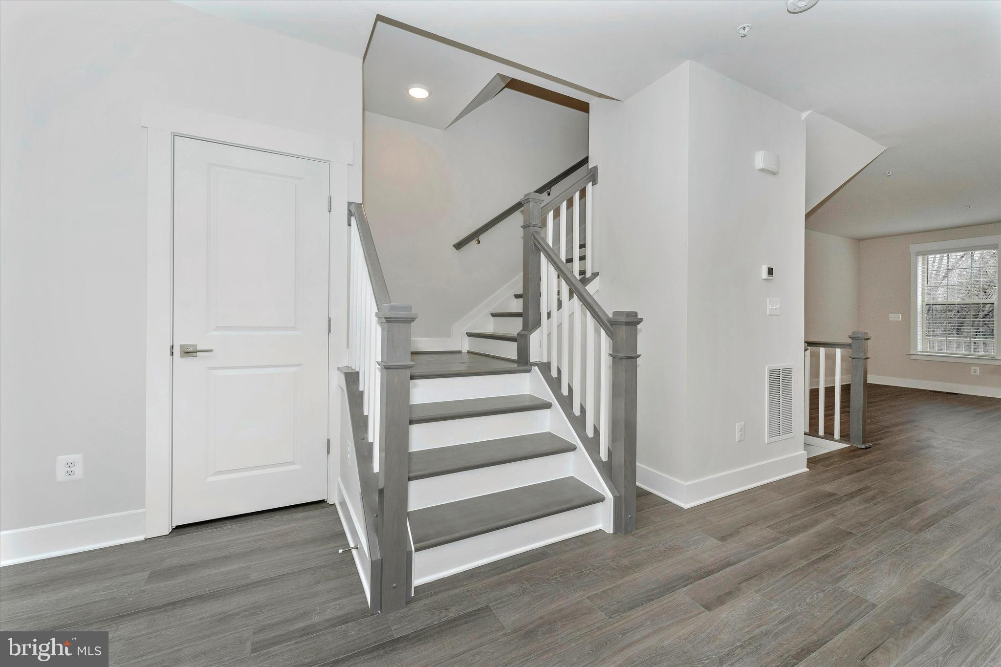 MACALLAN CROSSING - Residential Lease