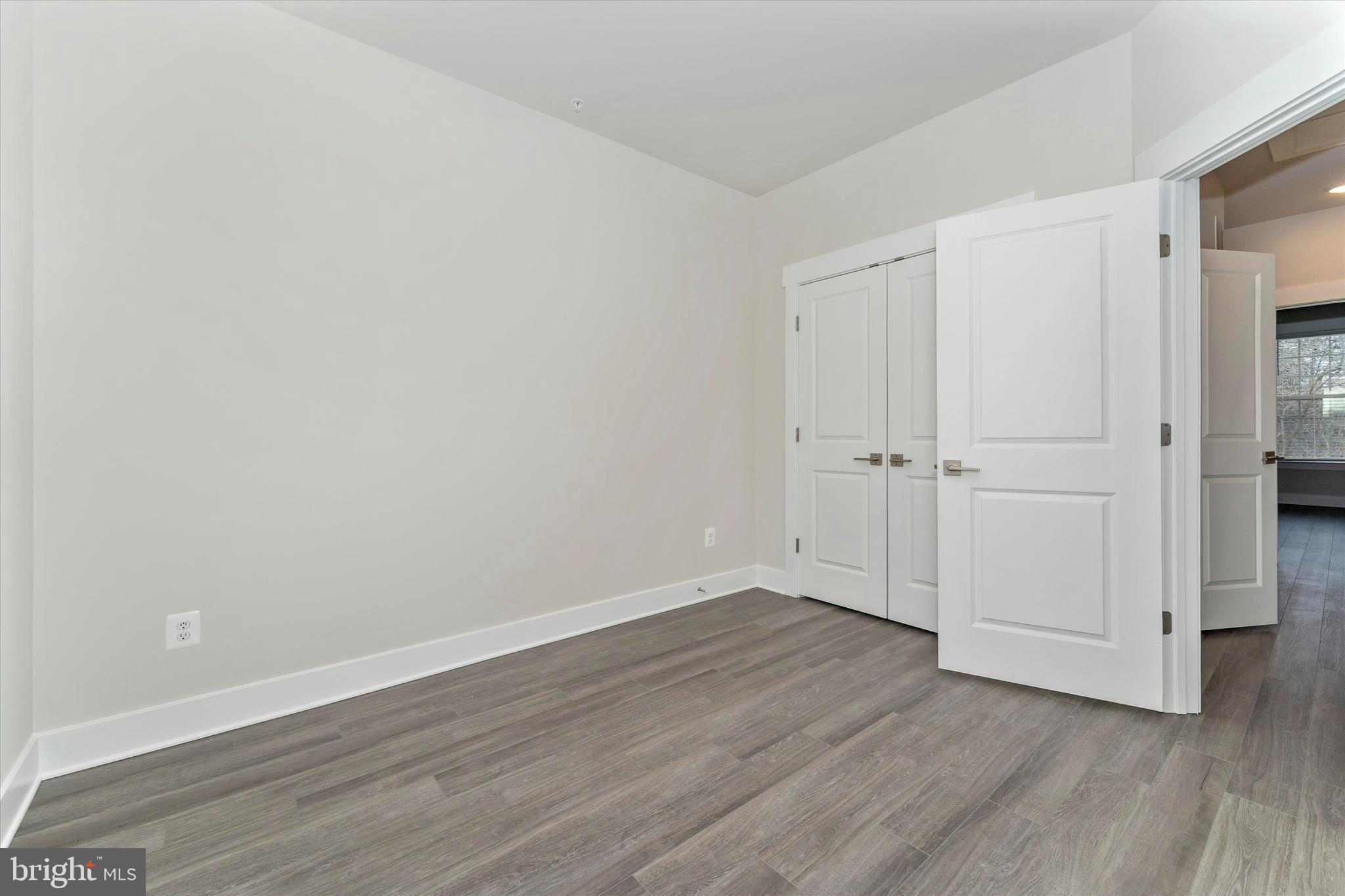 MACALLAN CROSSING - Residential Lease