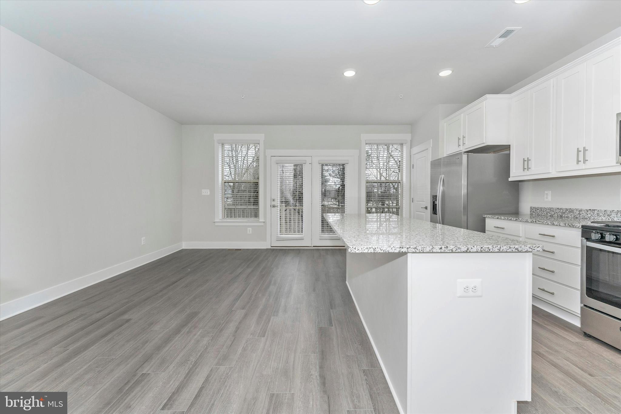 MACALLAN CROSSING - Residential Lease