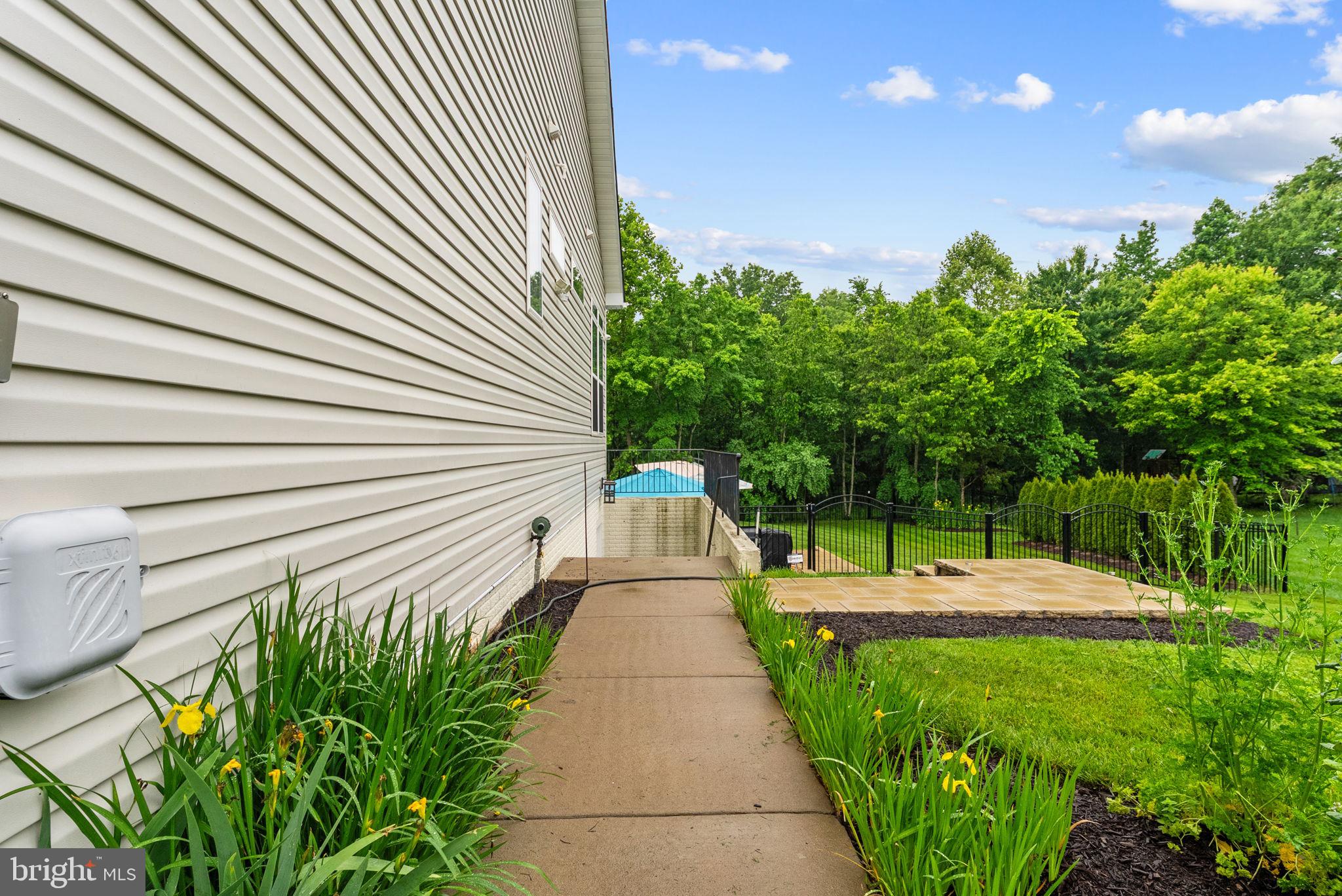 BROOKSIDE - Residential