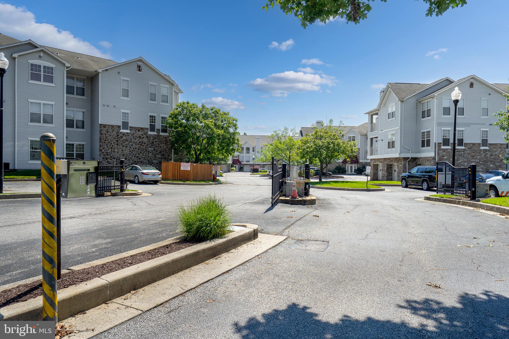 7432 HINDON CIRCLE B1-204