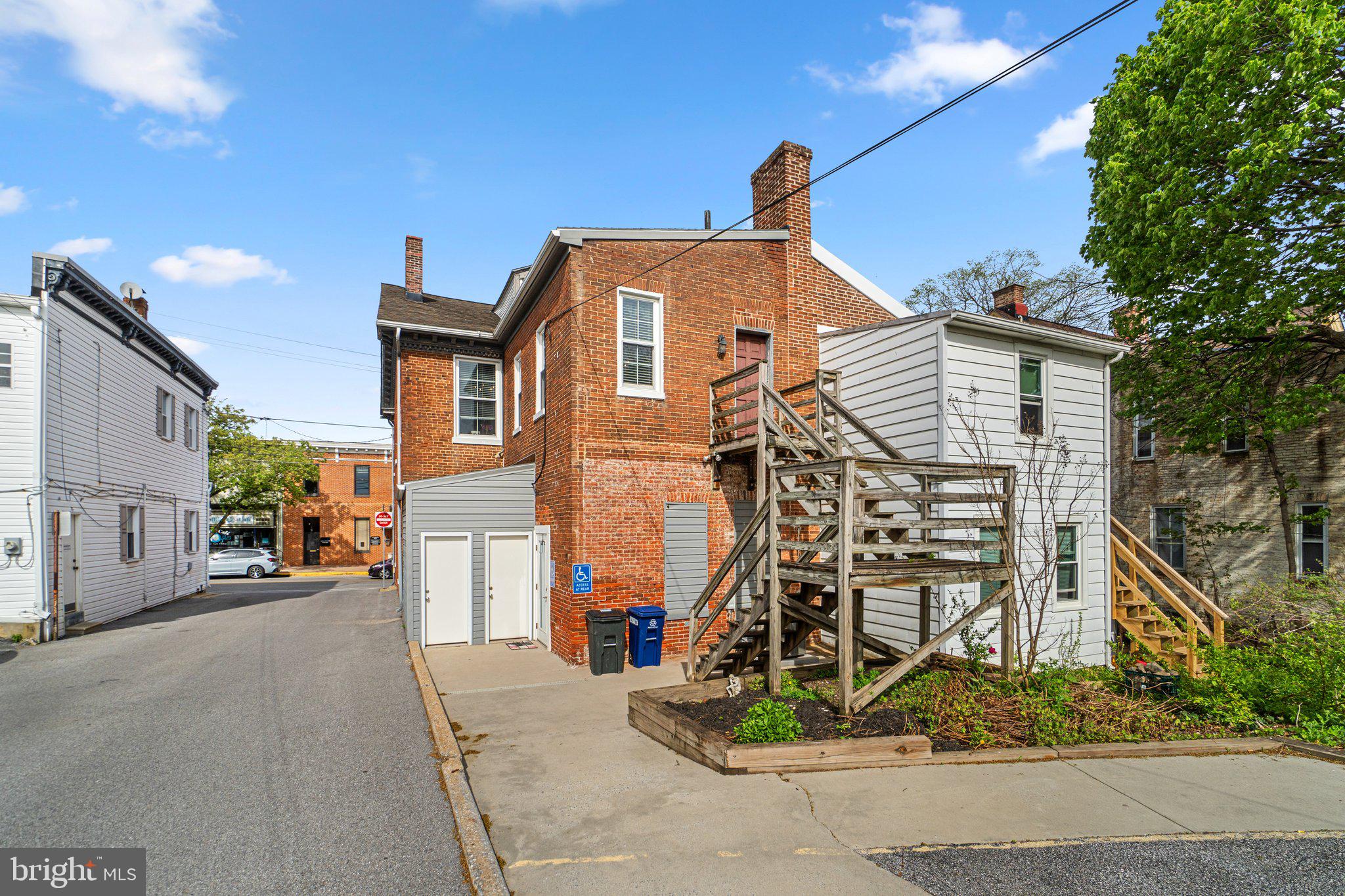 DOWNTOWN WESTMINSTER - Residential