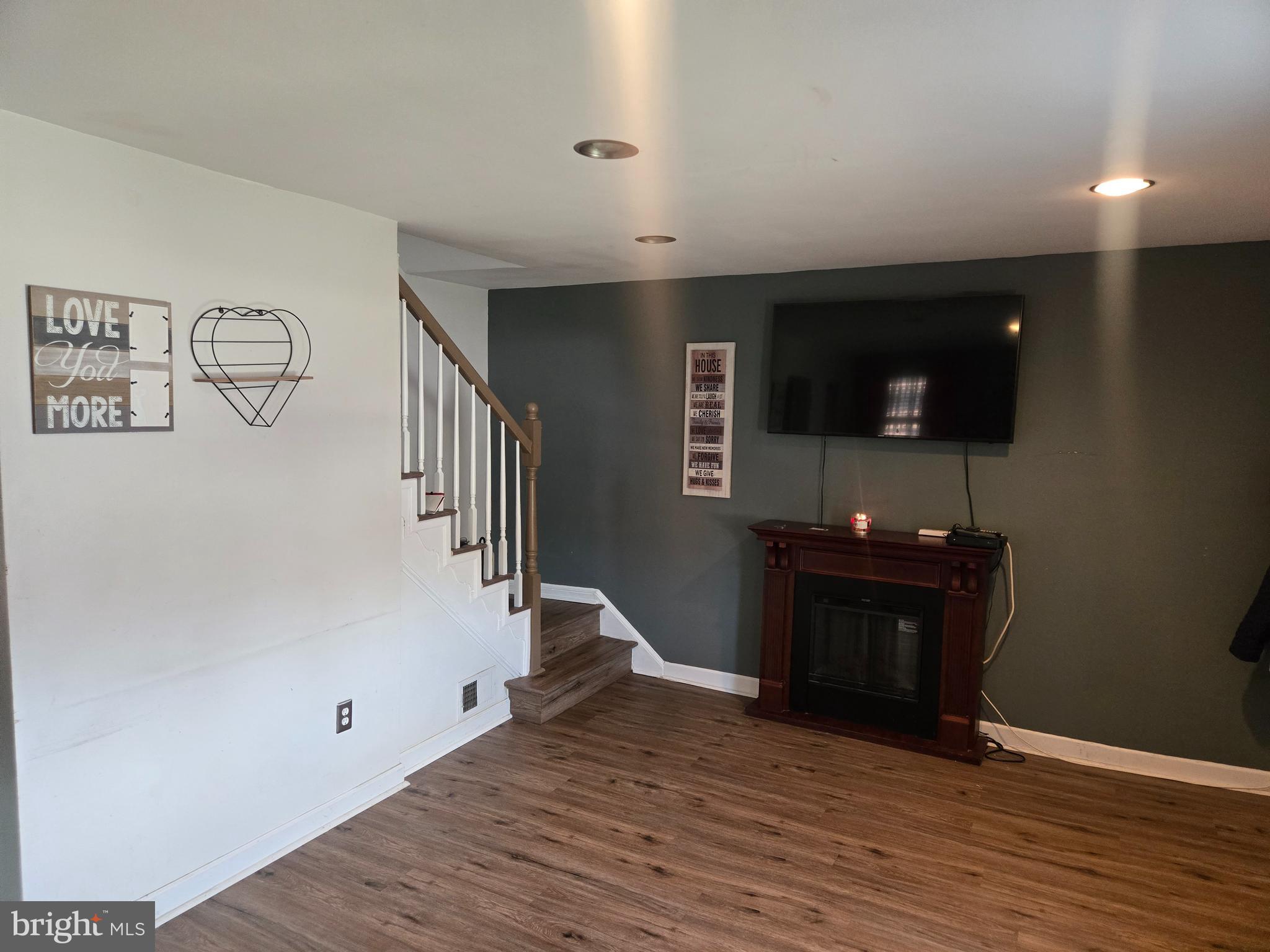 HILLCREST HEIGHTS - Residential