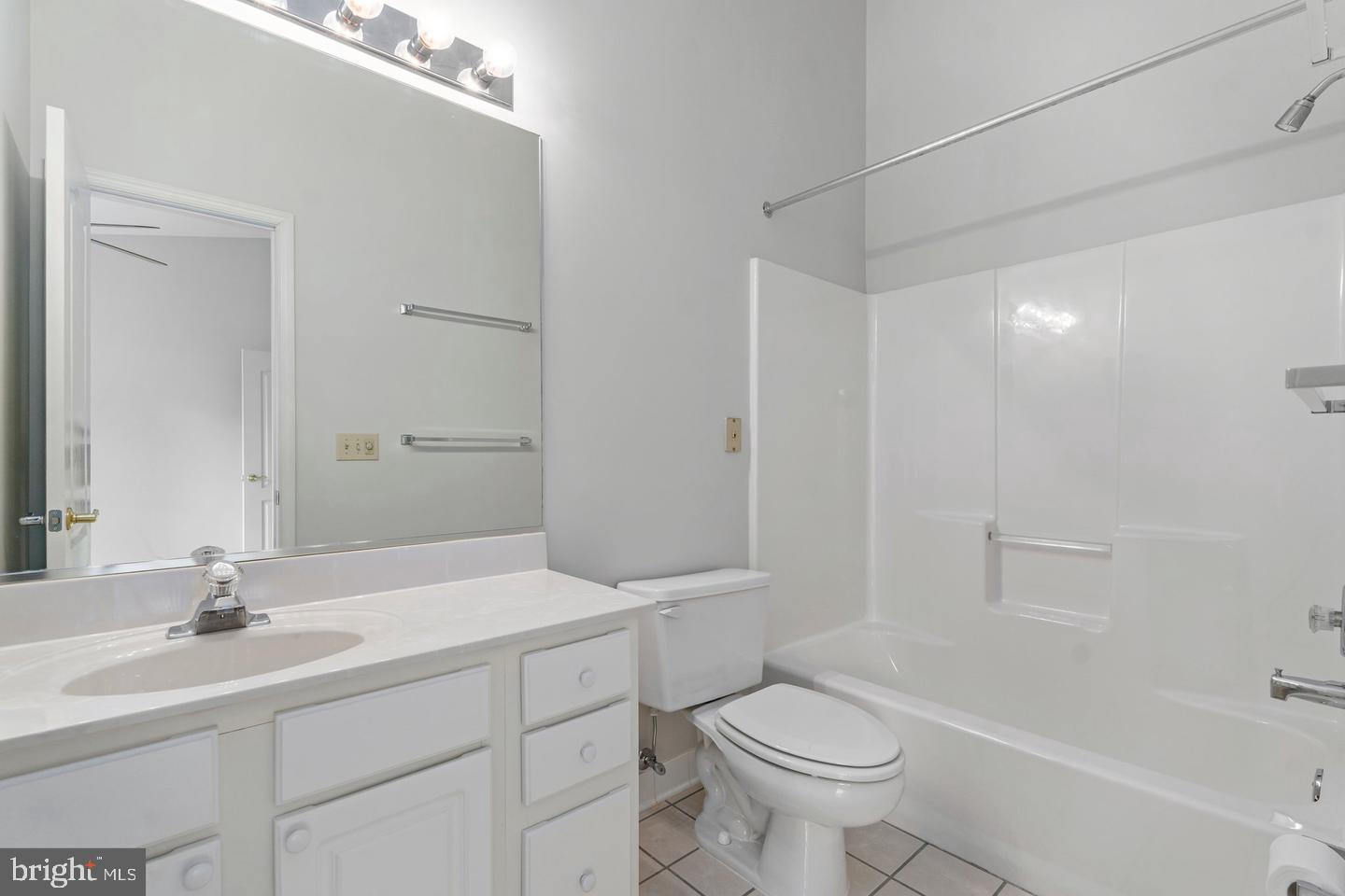 FALLS STATION - Residential Lease