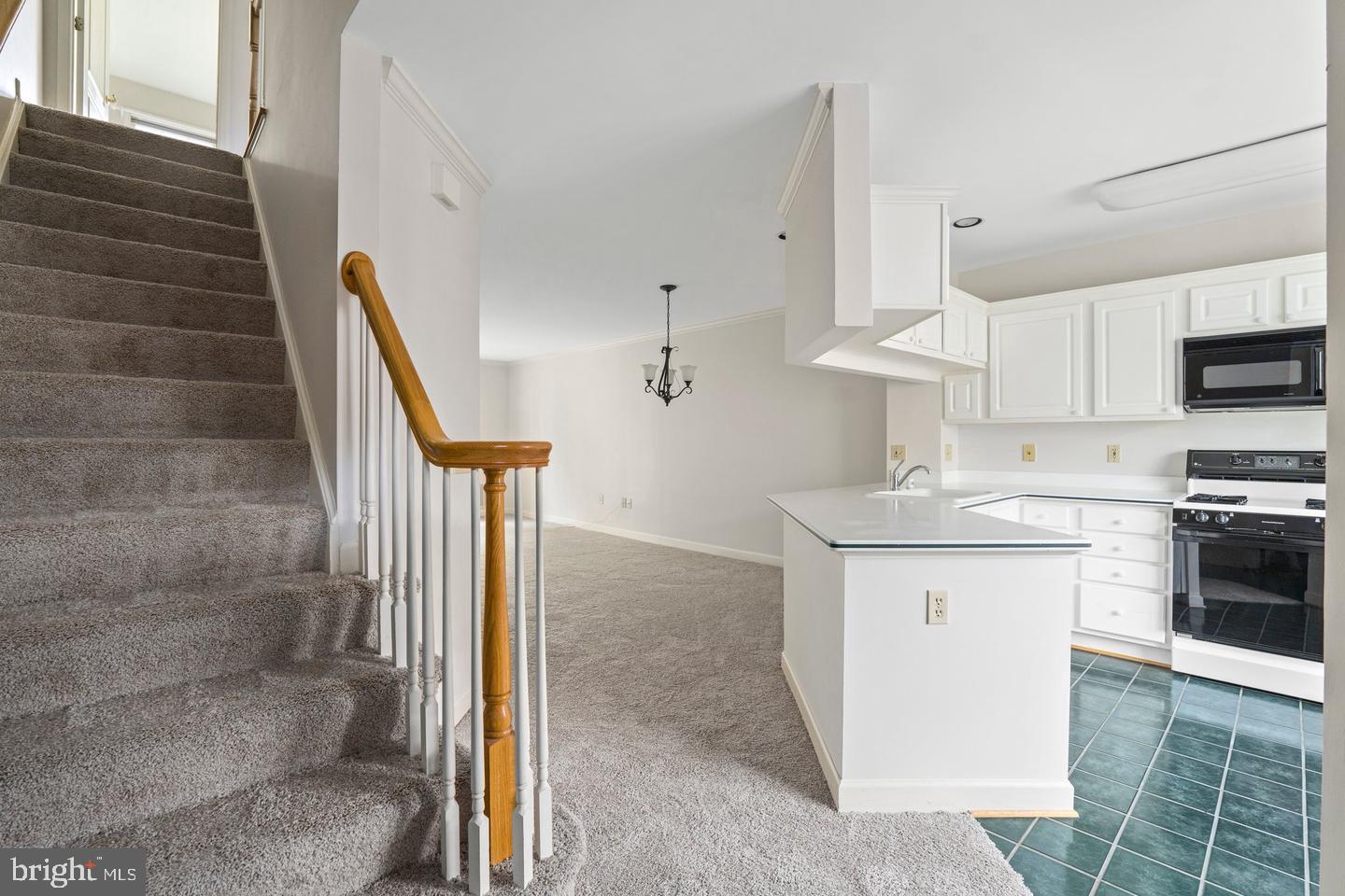 FALLS STATION - Residential Lease