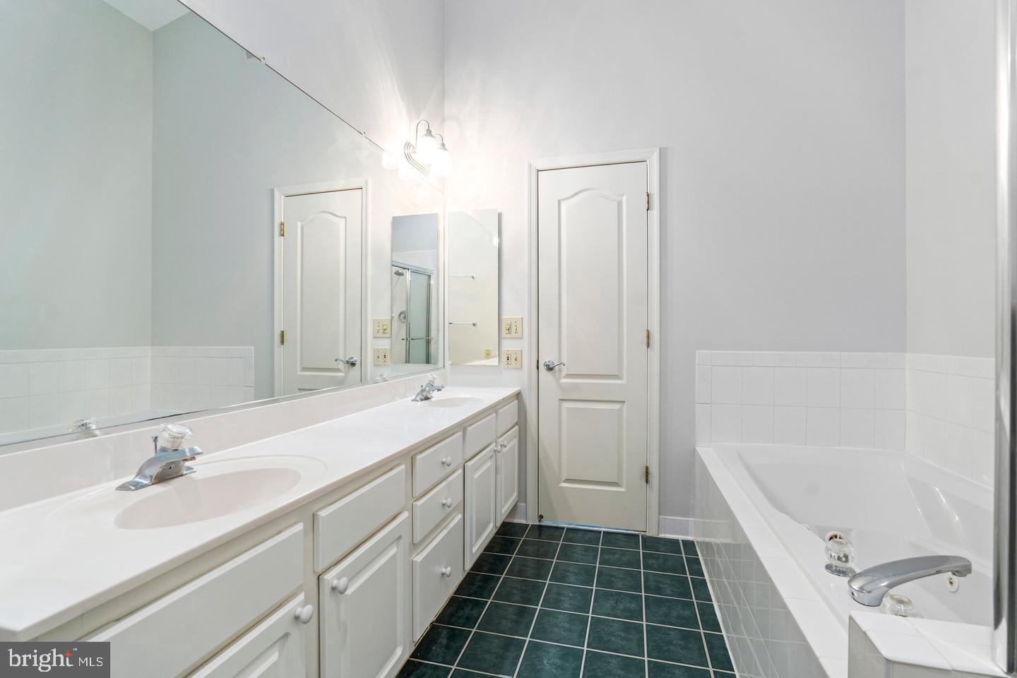 FALLS STATION - Residential Lease