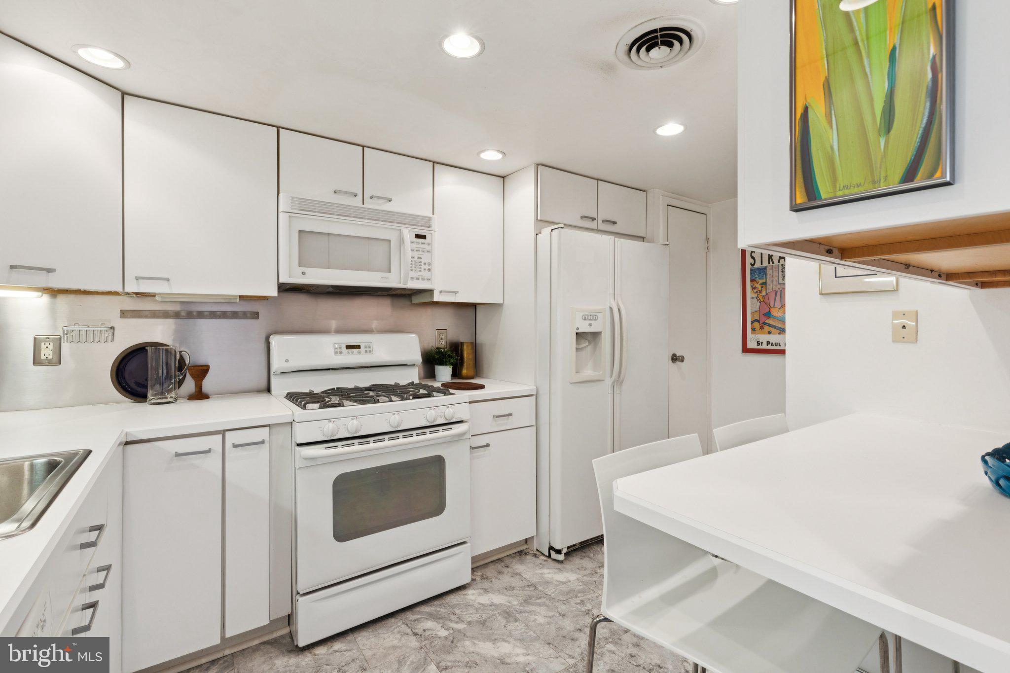 WASHINGTON SQ WEST - Residential