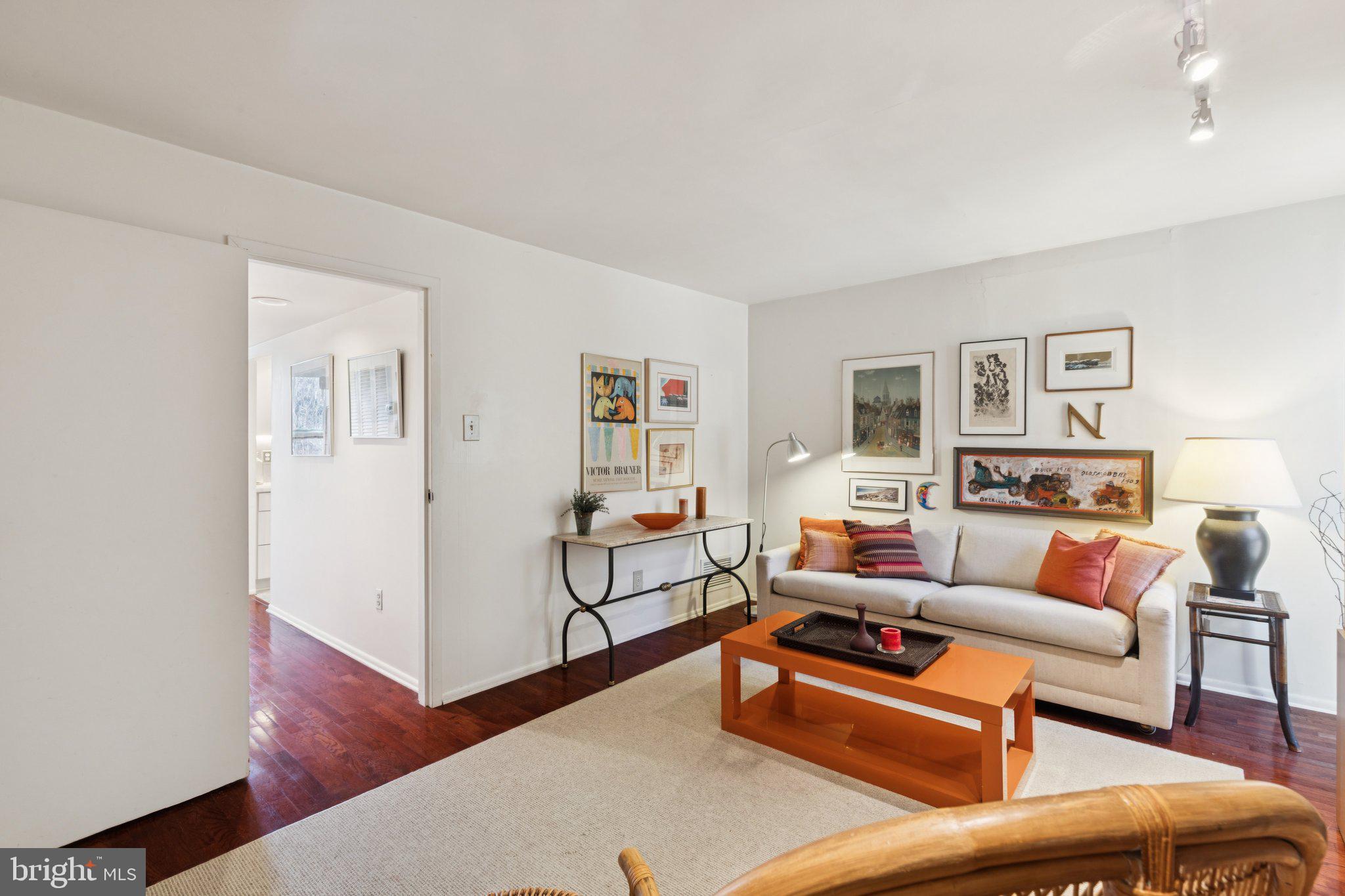 WASHINGTON SQ WEST - Residential