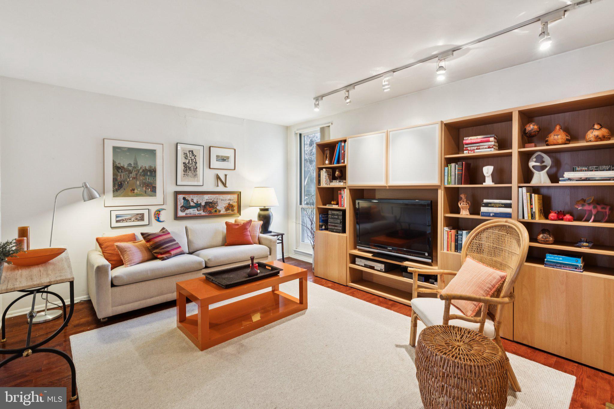 WASHINGTON SQ WEST - Residential